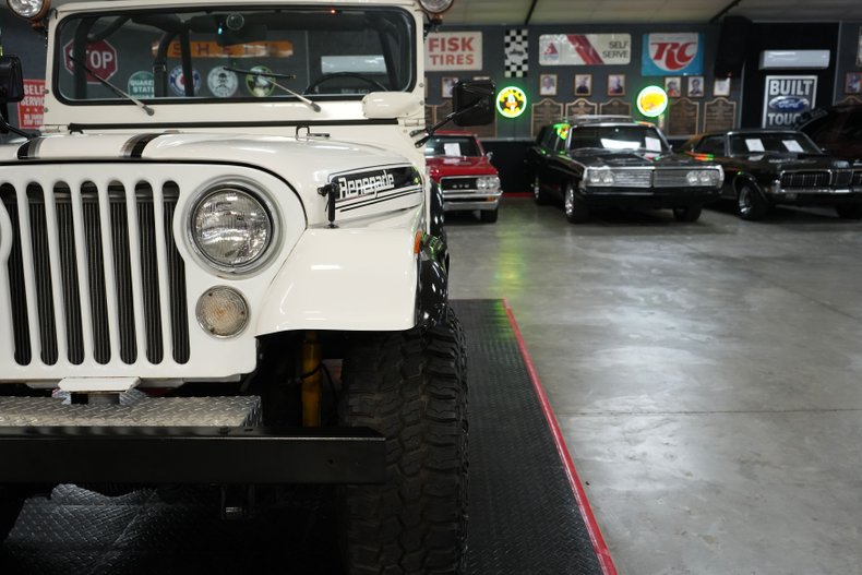 Jeep-Other-1974-White-Black-44