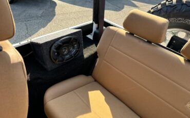 Jeep-Other-1978-White-Brown-40