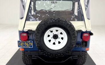 Jeep-Renegade-1979-Ensign-Blue-Tan-24