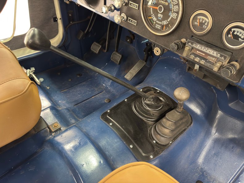 Jeep-Renegade-1979-Ensign-Blue-Tan-44