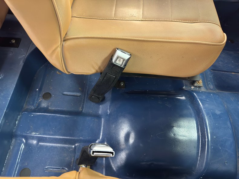 Jeep-Renegade-1979-Ensign-Blue-Tan-45