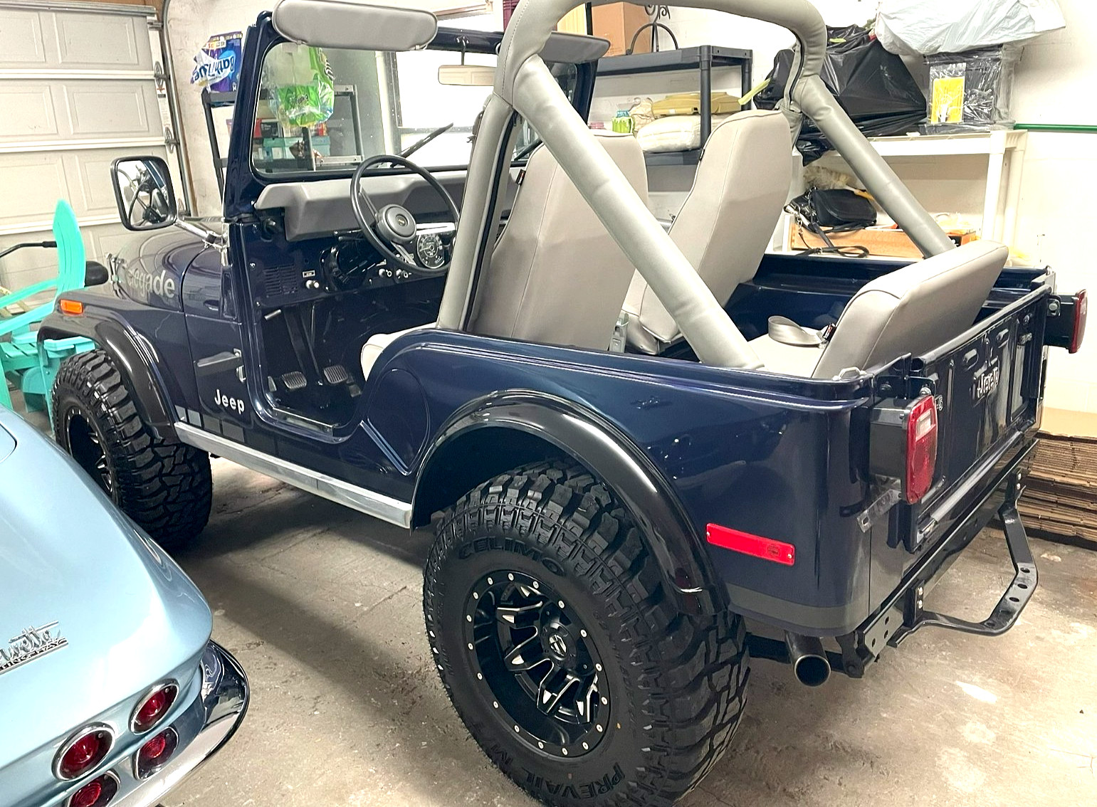 Jeep-Renegade-1980-SUV-3