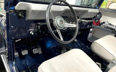 Jeep-Renegade-1980-SUV-5