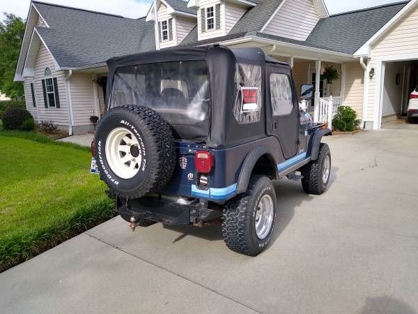 Jeep-Renegade-1982-Blue-1
