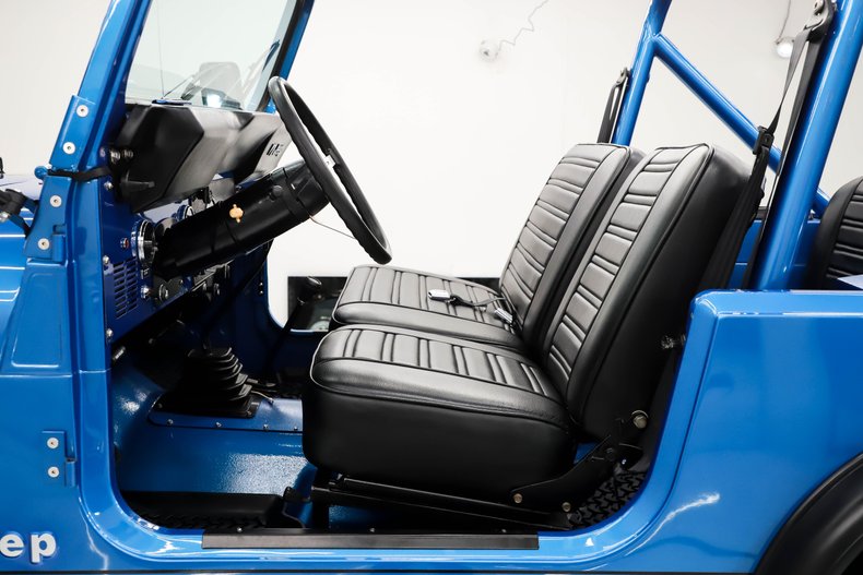 Jeep-Renegade-1984-Ballistic-Blue-Black-13