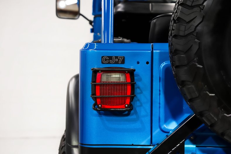 Jeep-Renegade-1984-Ballistic-Blue-Black-21
