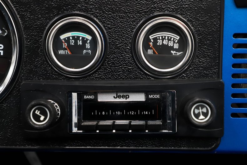 Jeep-Renegade-1984-Ballistic-Blue-Black-27