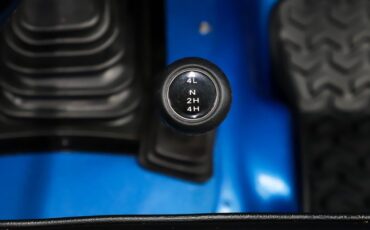Jeep-Renegade-1984-Ballistic-Blue-Black-28