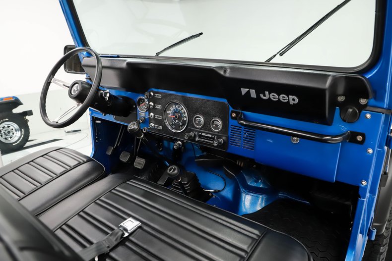 Jeep-Renegade-1984-Ballistic-Blue-Black-37
