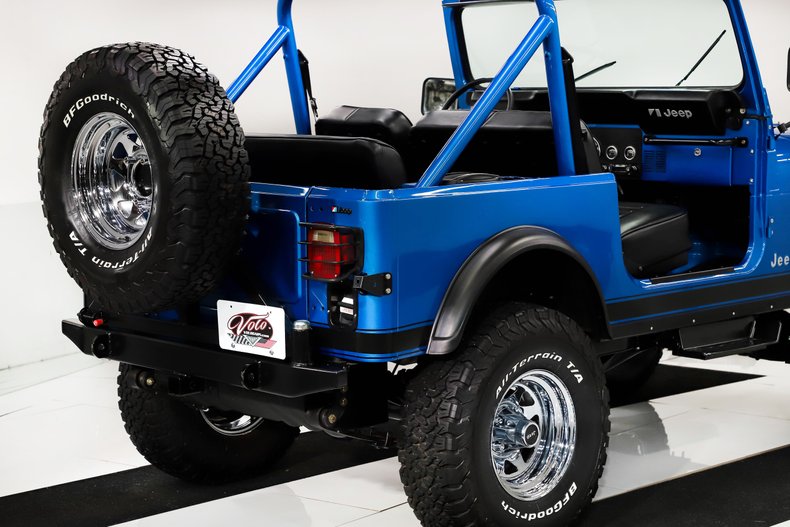 Jeep-Renegade-1984-Ballistic-Blue-Black-40