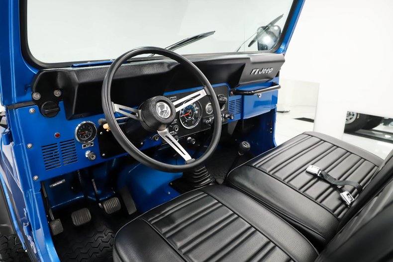 Jeep-Renegade-1984-Ballistic-Blue-Black-43
