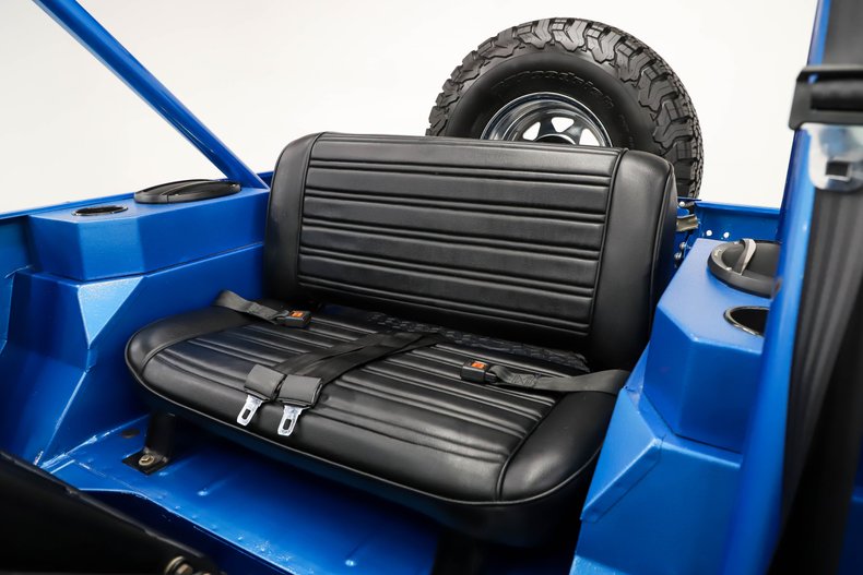 Jeep-Renegade-1984-Ballistic-Blue-Black-45