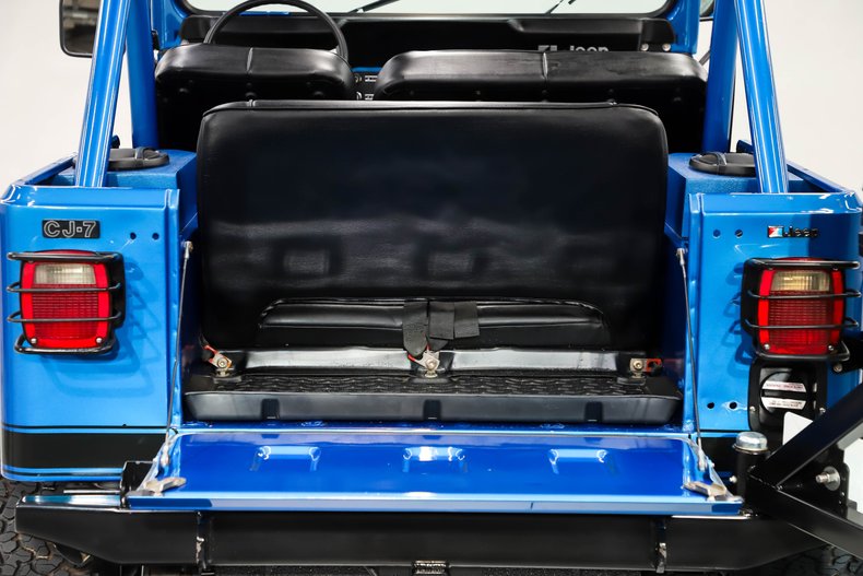Jeep-Renegade-1984-Ballistic-Blue-Black-46