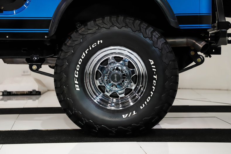 Jeep-Renegade-1984-Ballistic-Blue-Black-49