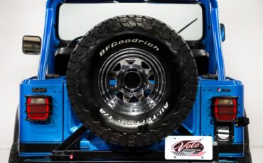 Jeep-Renegade-1984-Ballistic-Blue-Black-7