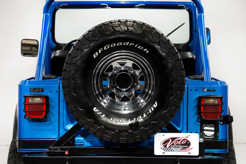Jeep-Renegade-1984-Ballistic-Blue-Black-7