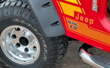 Jeep-Scrambler-1983-Red-Tan-15