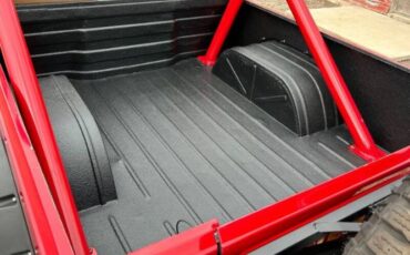 Jeep-Scrambler-1983-Red-Tan-8
