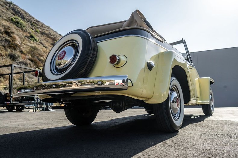 Jeep-Ster-1950-YellowWhite-Black-21