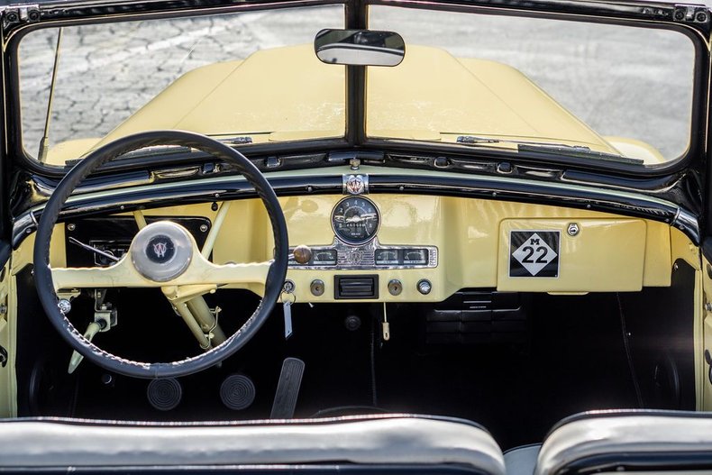 Jeep-Ster-1950-YellowWhite-Black-3