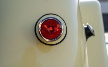 Jeep-Ster-1950-YellowWhite-Black-31