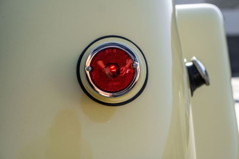 Jeep-Ster-1950-YellowWhite-Black-31