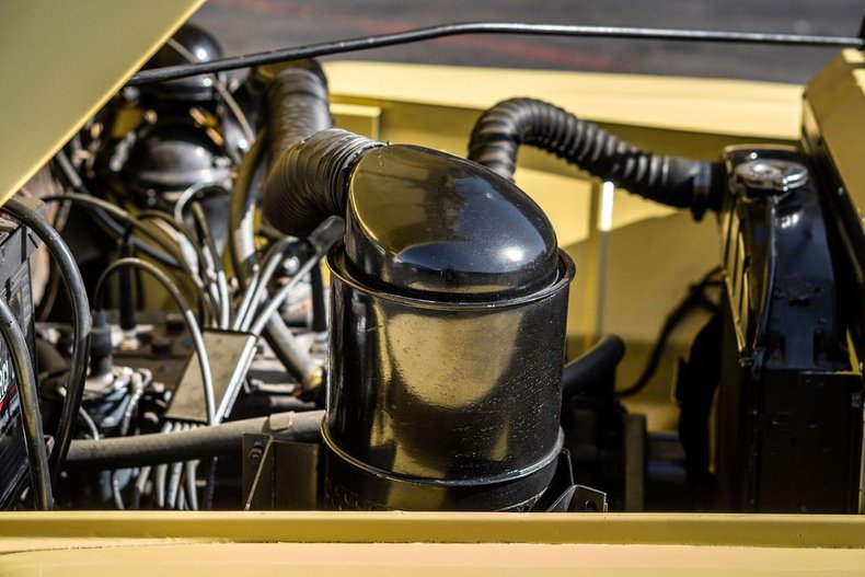 Jeep-Ster-1950-YellowWhite-Black-33
