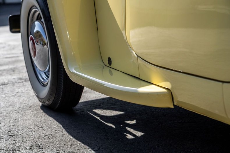 Jeep-Ster-1950-YellowWhite-Black-41