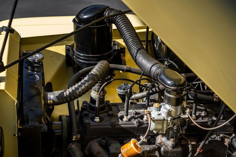 Jeep-Ster-1950-YellowWhite-Black-45