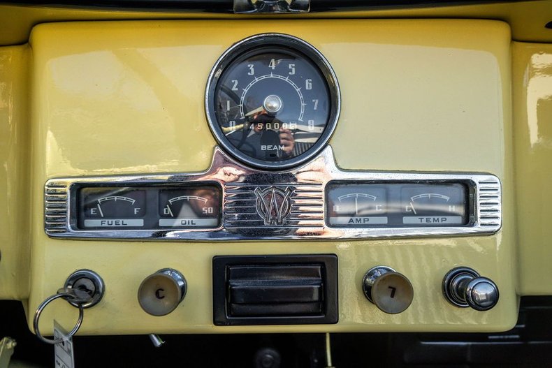 Jeep-Ster-1950-YellowWhite-Black-5