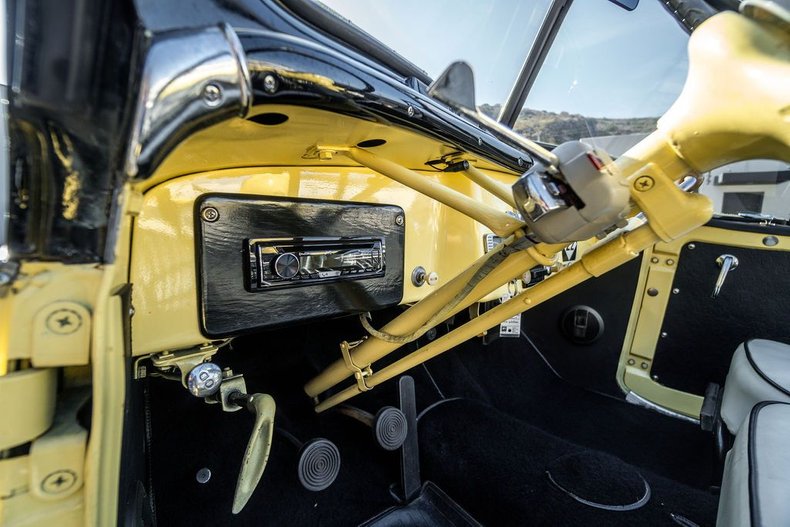 Jeep-Ster-1950-YellowWhite-Black-7
