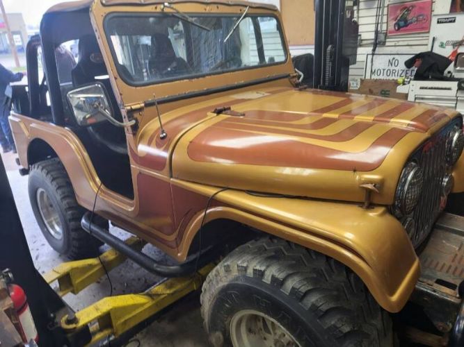 Jeep-Ster-1957-Tan-Black-7