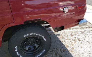Jeep-Wagon-1977-1