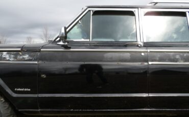 Jeep-Wagoneer-1977-SUV-23