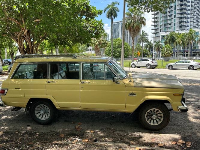 Jeep-Wagoneer-1980-Yellow-7