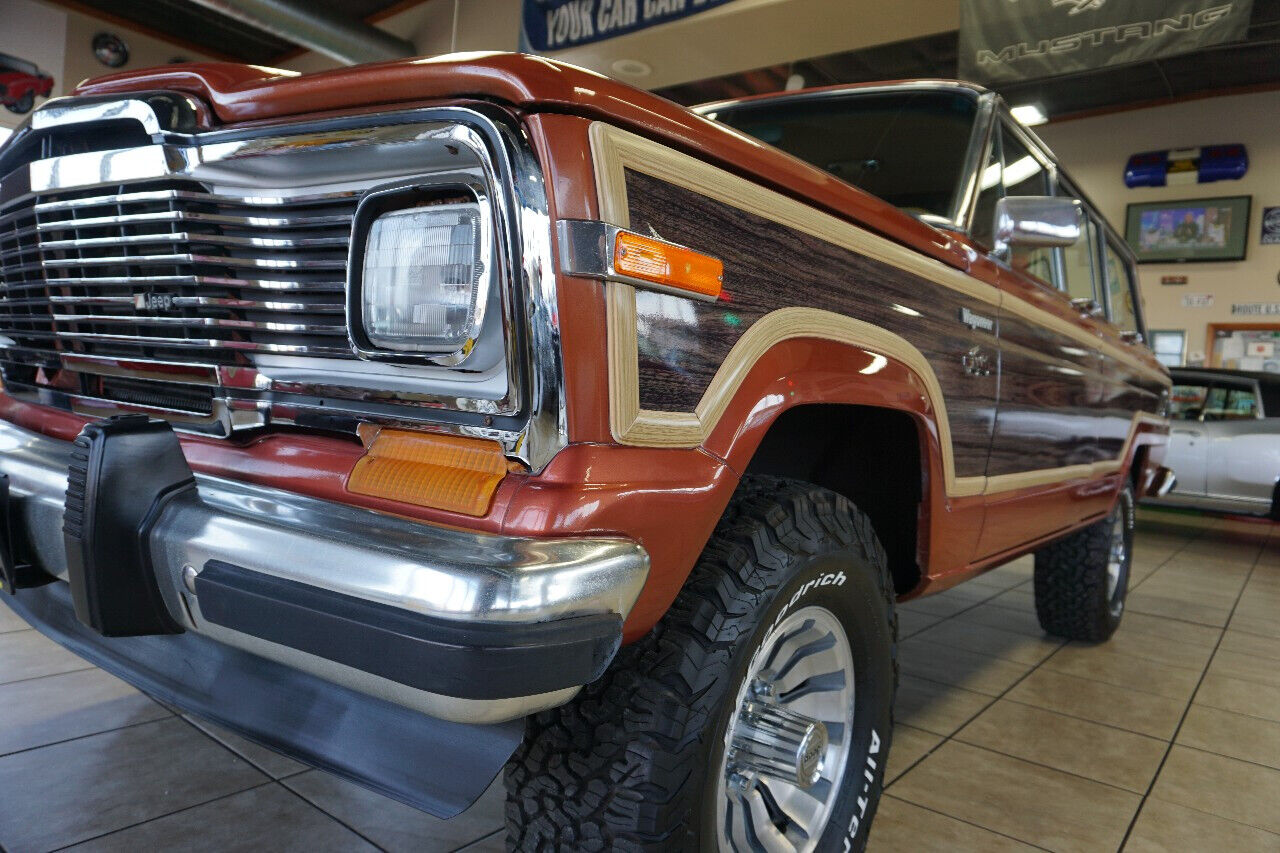 Jeep-Wagoneer-1981-Classic-Car-14