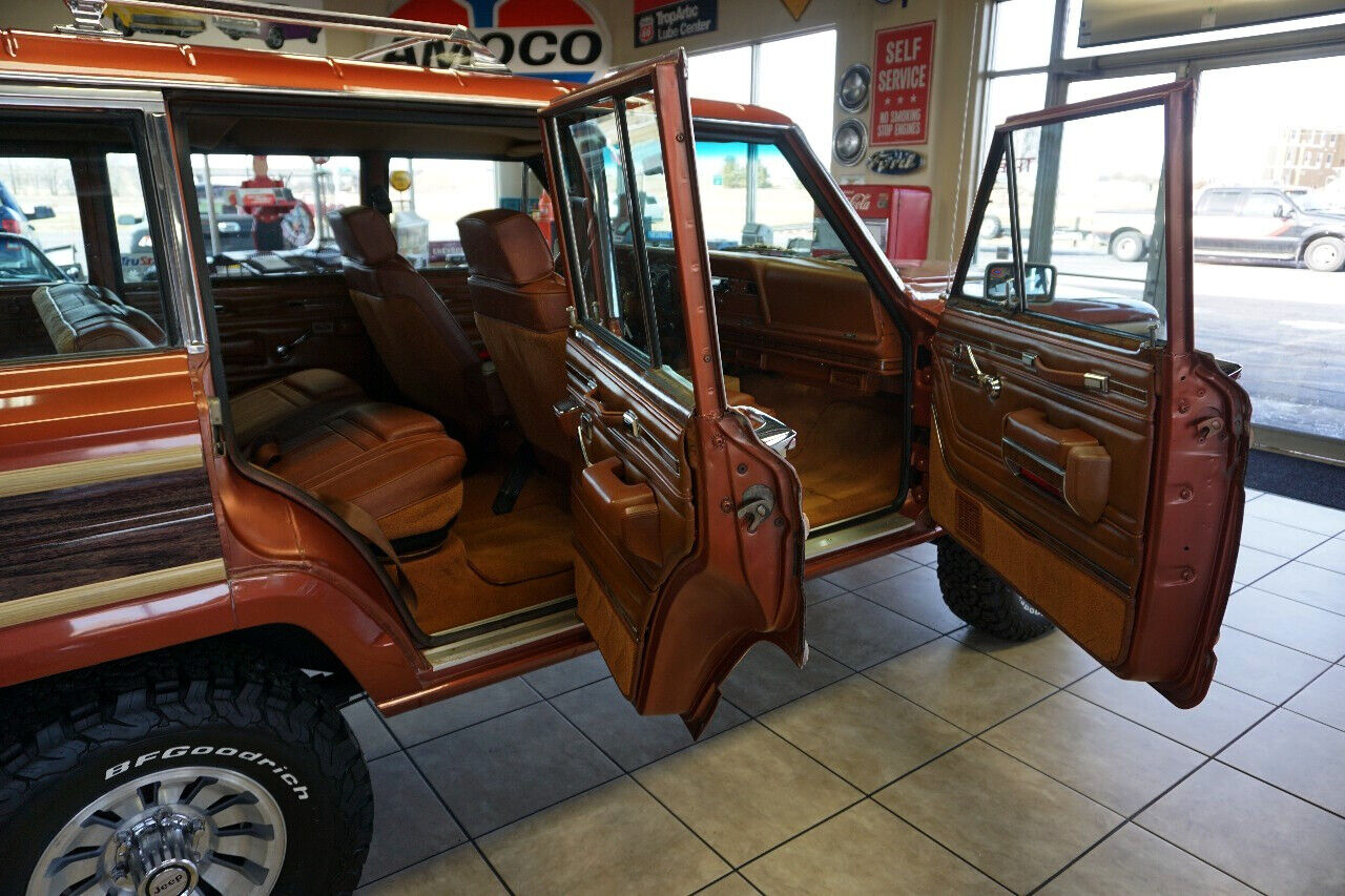 Jeep-Wagoneer-1981-Classic-Car-22