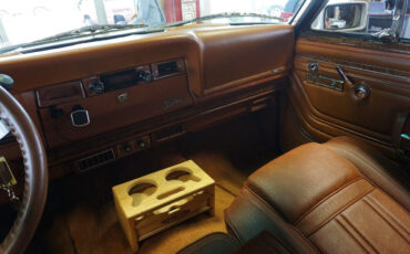 Jeep-Wagoneer-1981-Classic-Car-26