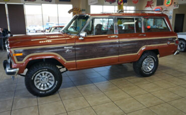 Jeep-Wagoneer-1981-Classic-Car-3