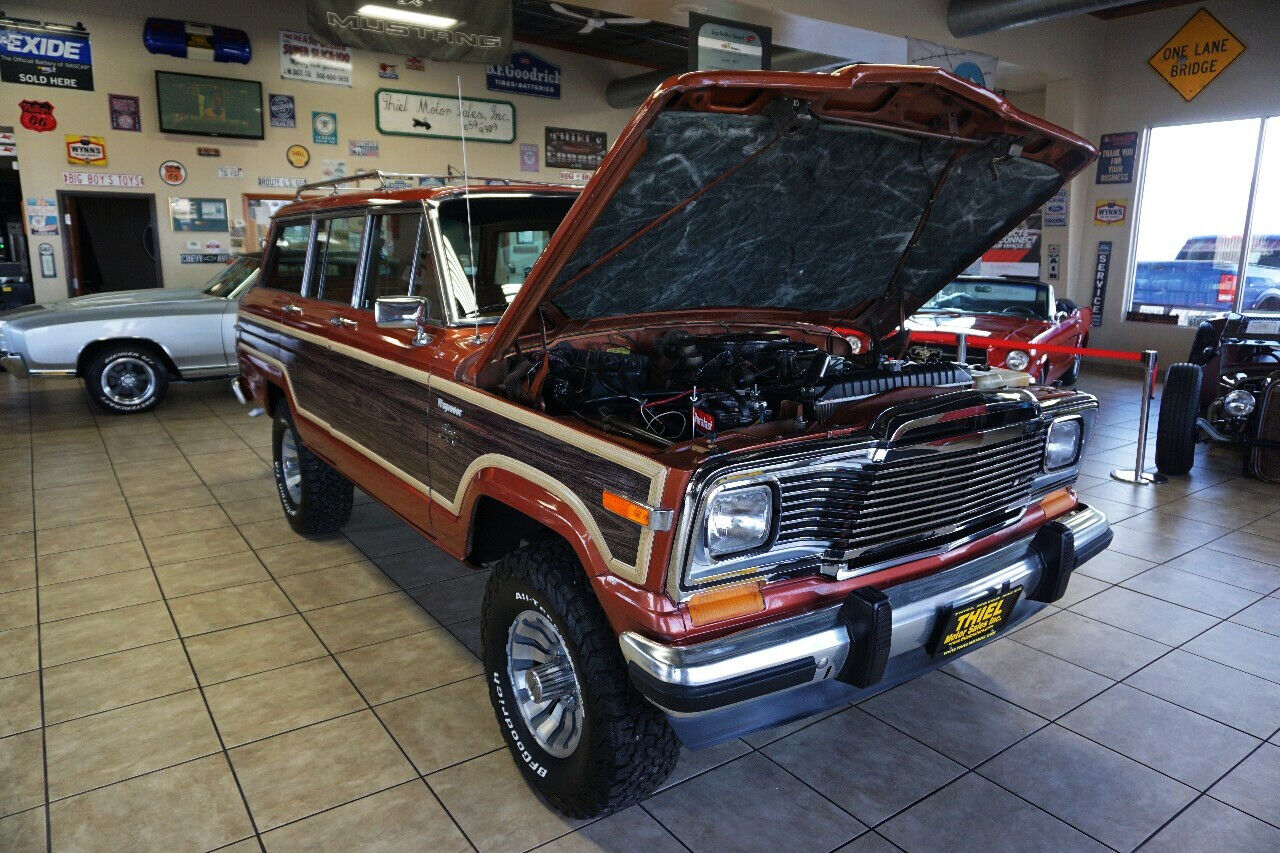 Jeep-Wagoneer-1981-Classic-Car-32