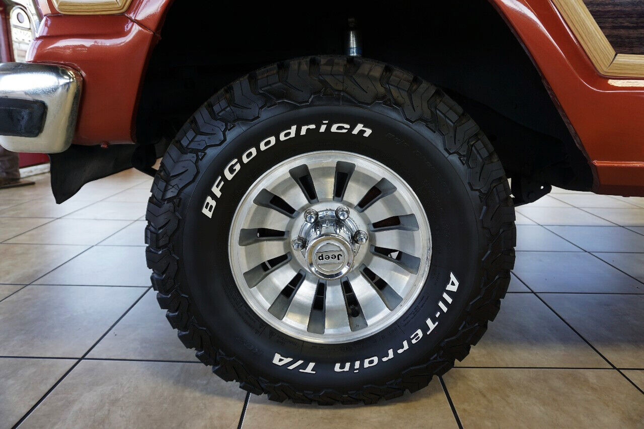 Jeep-Wagoneer-1981-Classic-Car-35