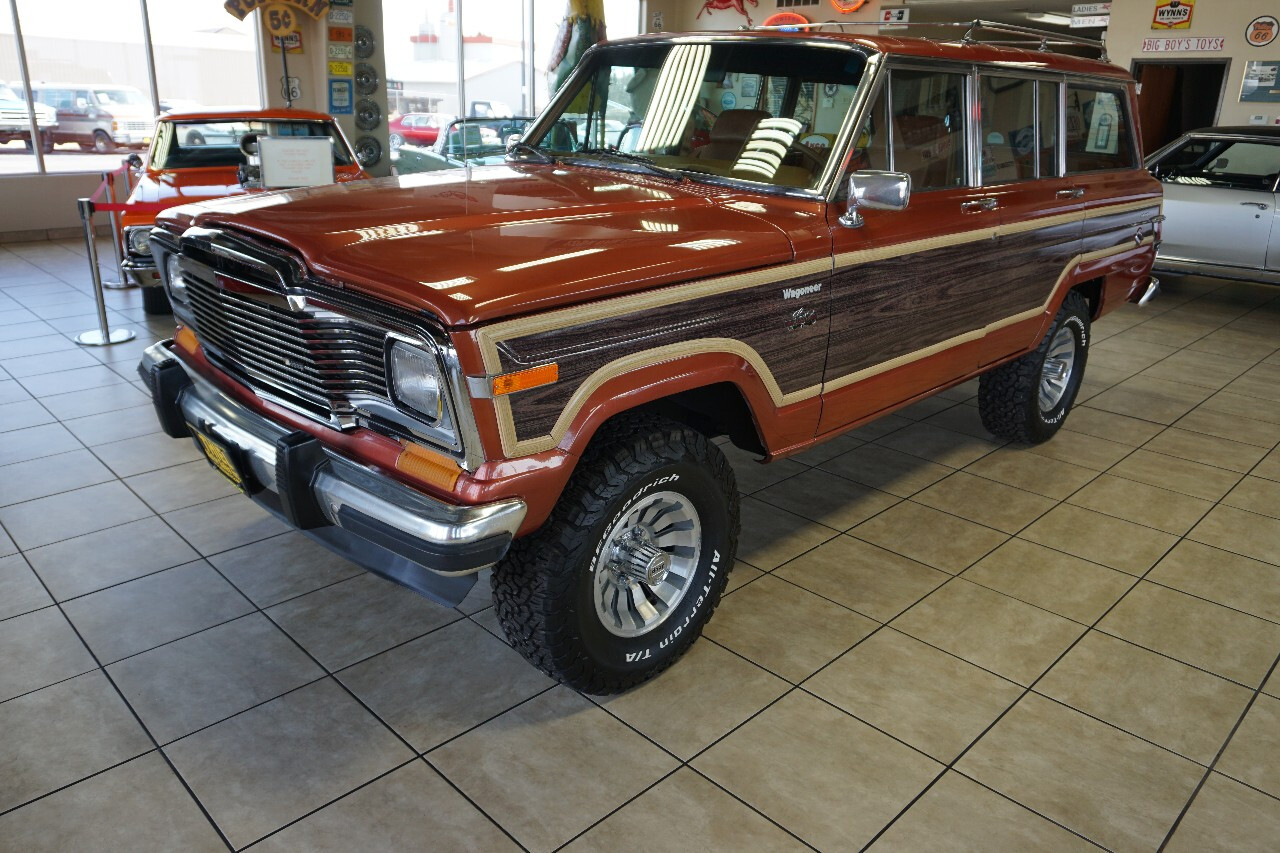 Jeep-Wagoneer-1981-Classic-Car-36