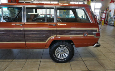 Jeep-Wagoneer-1981-Classic-Car-38