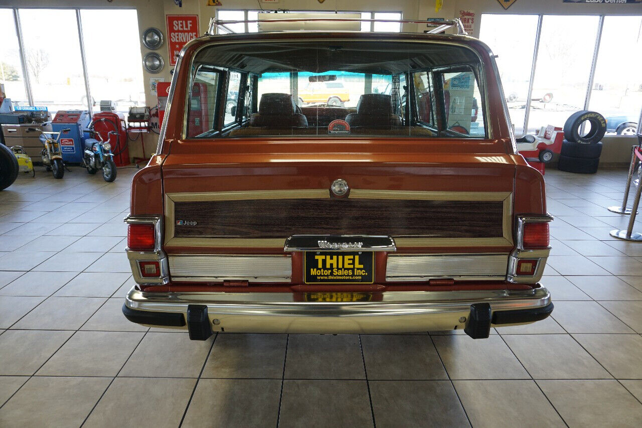Jeep-Wagoneer-1981-Classic-Car-6
