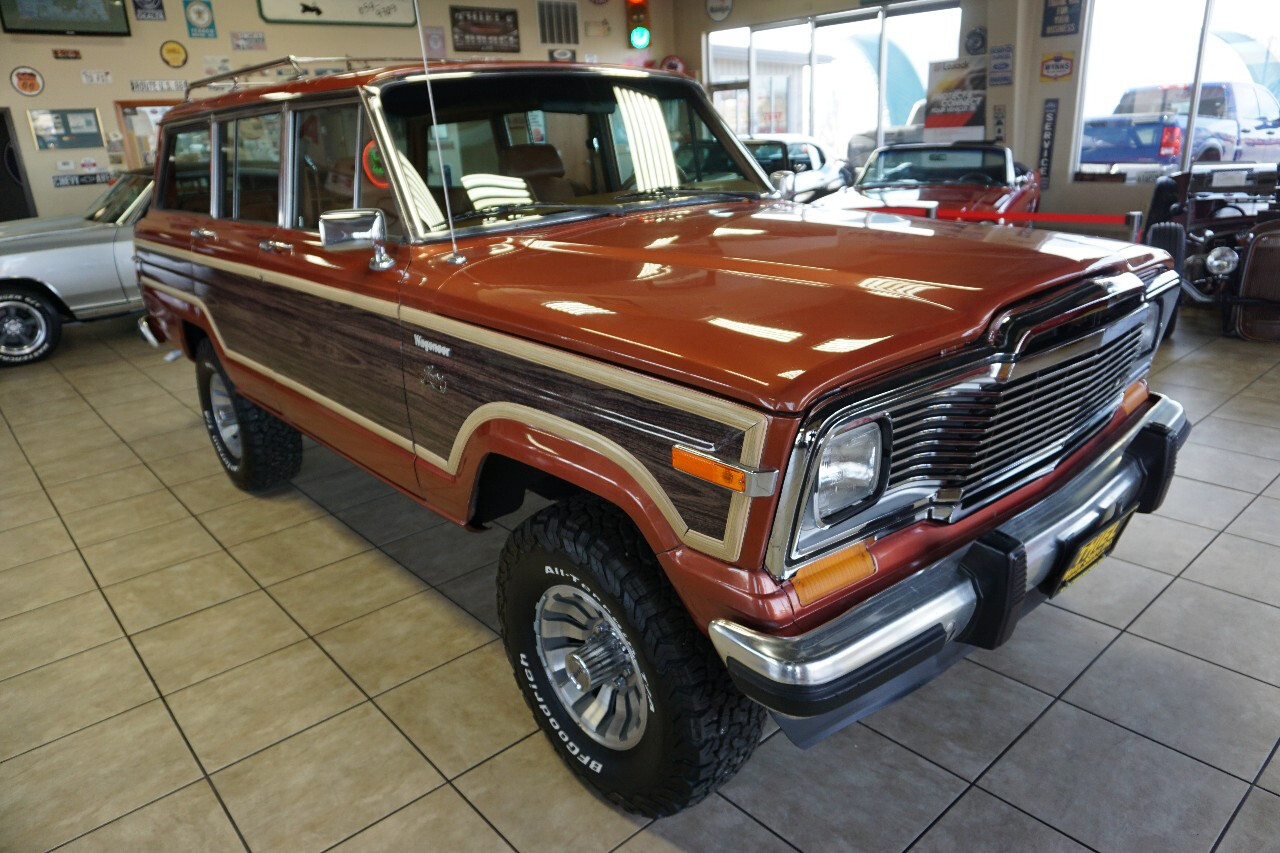 Jeep-Wagoneer-1981-Classic-Car-9