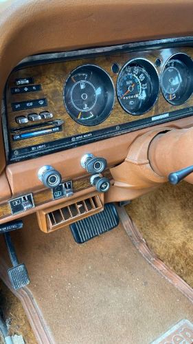 Jeep-Wagoneer-1982-Brown-7