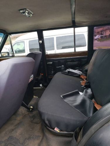 Jeep-Wagoneer-1982-Green-3