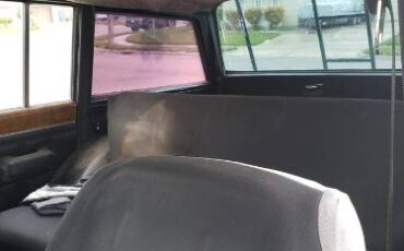 Jeep-Wagoneer-1982-Green-4