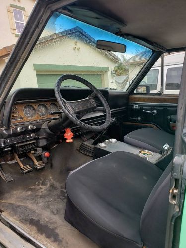 Jeep-Wagoneer-1982-Green-5