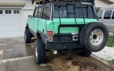 Jeep-Wagoneer-1982-Green-7